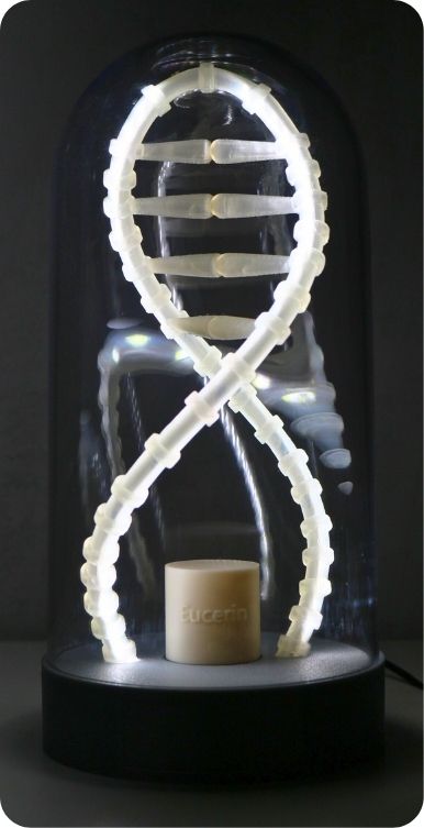 Expositor Cúpula Iluminada Estrutura Helicoidal DNA